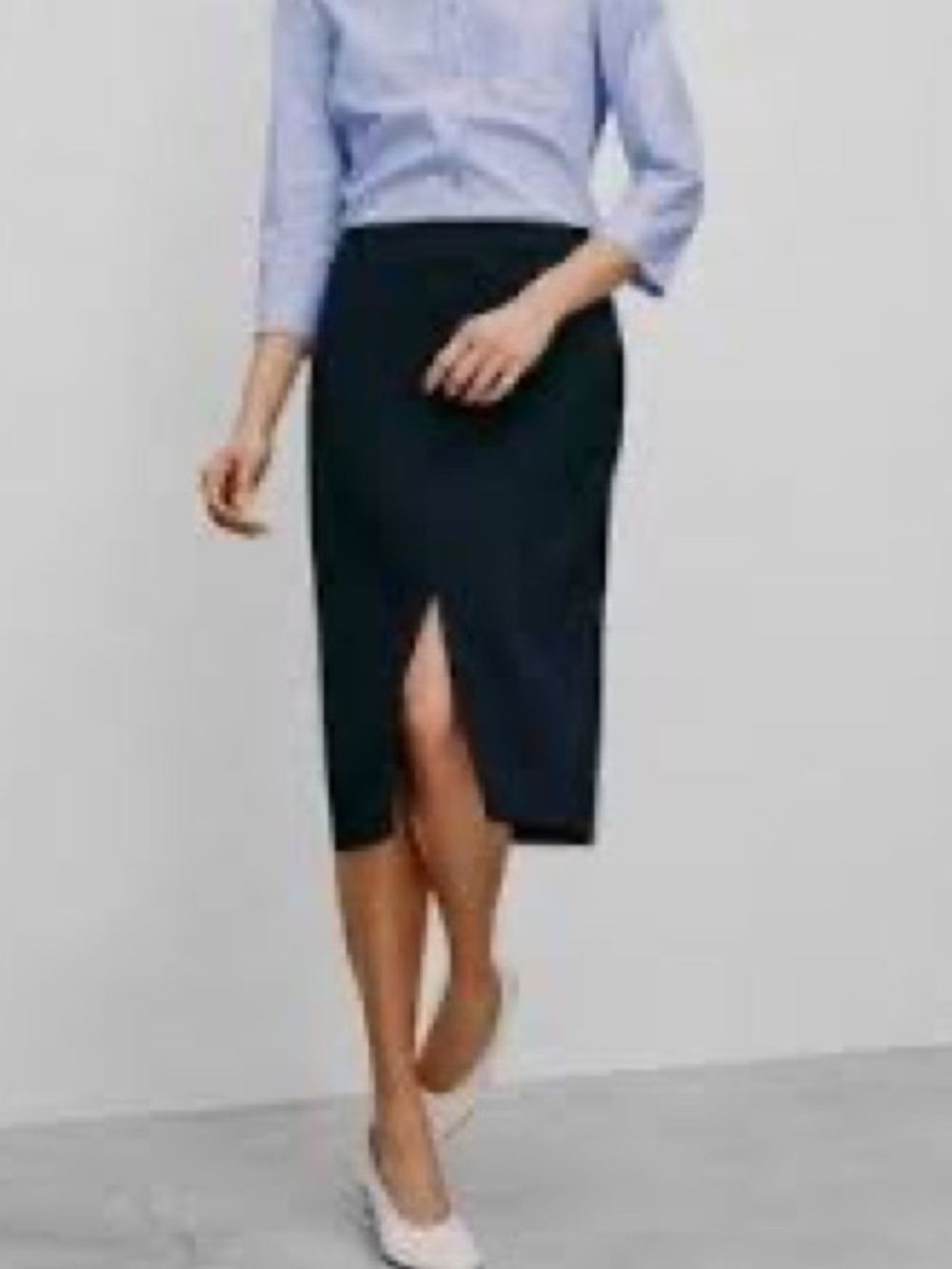 Aritzia Babaton Jax Double Slit Skirt With Pockets In Like New Condition